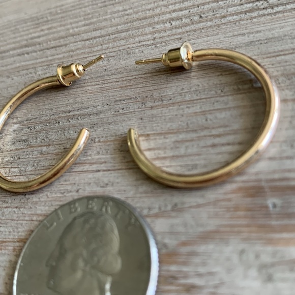 6/$8 Gold Tone Hoop Earrings NEW - Picture 6 of 14